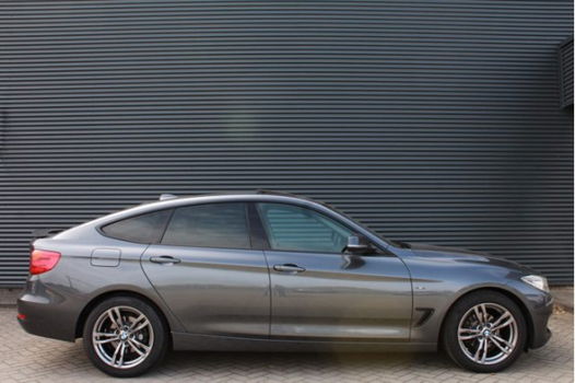 BMW 3-serie Gran Turismo - 318d Aut. Sportline Xenon Panodak - 1