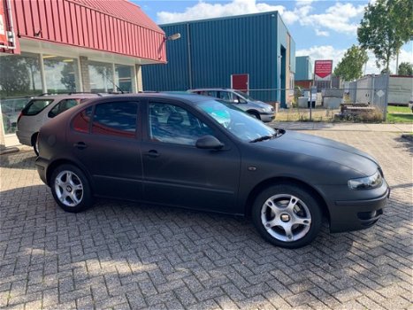 Seat Leon - 1.8-20V Sport pas distributie vervangen, gewrapt/geblindeerd en airco - 1