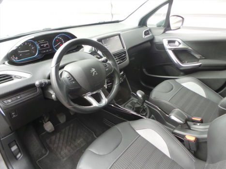 Peugeot 2008 - 1.2 PureTech 110pk Allure - 1