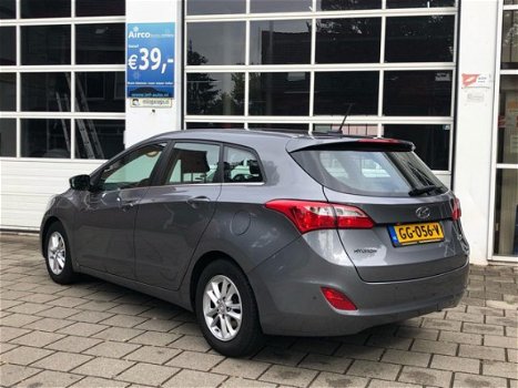 Hyundai i30 Wagon - 1.6 CRDi Bns Ed. Led Navi Ecc Pdc - 1