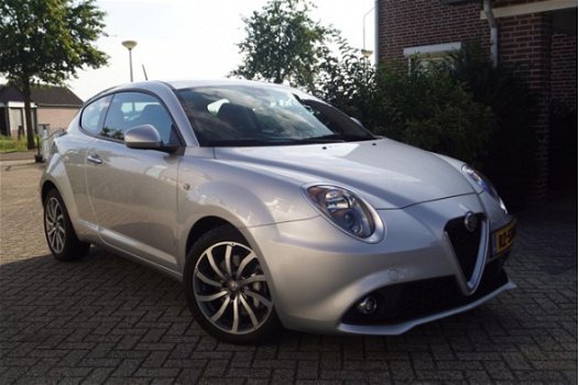 Alfa Romeo MiTo - 1.4 T Exclusive Autom 140 PK Clima Navi Cruise PDC LMV - 1