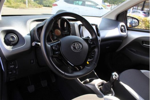 Toyota Aygo - 1.0 VVT-i x-play | Rijklaar | Camera | Airco - 1