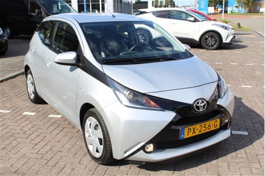 Toyota Aygo - 1.0 VVT-i x-play | Rijklaar | Camera | Airco - 1