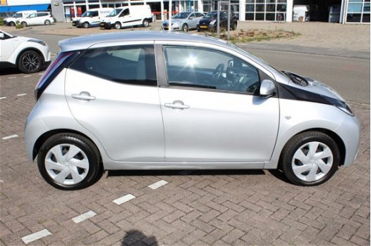 Toyota Aygo - 1.0 VVT-i x-play | Rijklaar | Camera | Airco - 1