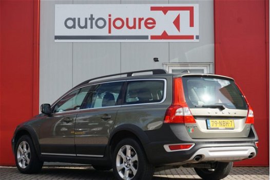 Volvo XC70 - 2.4 D5 205 pk Momentum / AUTOMAAT - 1