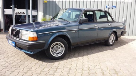 Volvo 240 - 2.3 GL Automaat - 1