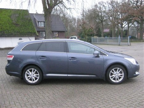 Toyota Avensis Wagon - 2.0 D-4D Business - 1