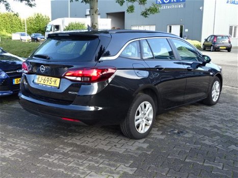 Opel Astra Sports Tourer - 1.6 CDTI Edition Navi Pdc v+a - 1