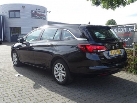 Opel Astra Sports Tourer - 1.6 CDTI Edition Navi Pdc v+a - 1