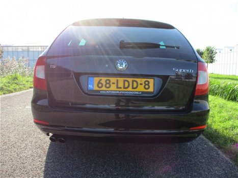 Skoda Superb Combi - 1.8 TSI Ambition met 4 Nieuwe Banden - 1