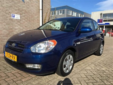 Hyundai Accent - 1.4i Dynamic Joy - 1