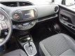 Toyota Yaris - 1.5 Hybrid Dynamic / Unieke kleur Aqua Therese / Navigatie / Panoramadak / Keyless En - 1 - Thumbnail