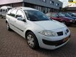 Renault Mégane - 2 X 1.5 DCI VAN 2004 € 450.- PER AUTO, zo mee, GEEN APK, EVT. VOOR EXPORT - 1 - Thumbnail