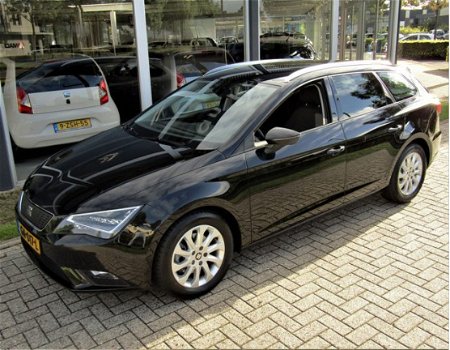 Seat Leon ST - 1.0 TSi 115 pk Style Connect / Camera / Full LED / Navigatie / Parkeersensoren - 1