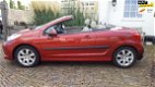 Peugeot 207 CC - 1.6 HDiF supergave cabrio met leder, trekhaak en airco. Zeer zuinige auto - 1 - Thumbnail