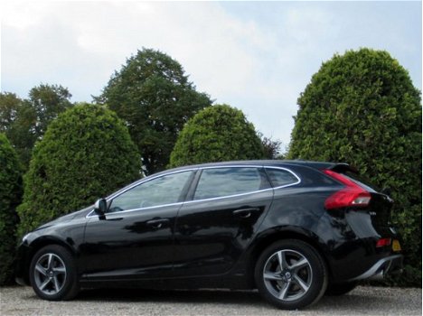 Volvo V40 - 2.0 D2 R-Design Business / Navi / Leder / Ecc - 1