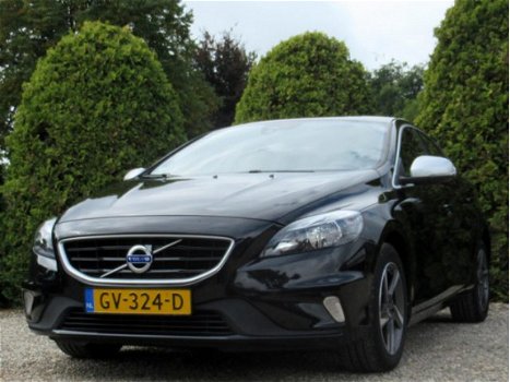 Volvo V40 - 2.0 D2 R-Design Business / Navi / Leder / Ecc - 1