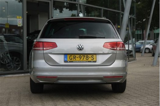 Volkswagen Passat Variant - 2.0 TDI Highline 110KW AUTOMAAT Nav/Climate/PDC - 1