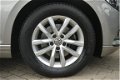 Volkswagen Passat Variant - 2.0 TDI Highline 110KW AUTOMAAT Nav/Climate/PDC - 1 - Thumbnail