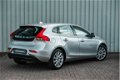 Volvo V40 - T3 150 pk Momentum Business / 17'' Lichtmetaal/ Parkeerhulp/ Navigatie - 1 - Thumbnail