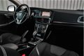 Volvo V40 - T3 150 pk Momentum Business / 17'' Lichtmetaal/ Parkeerhulp/ Navigatie - 1 - Thumbnail