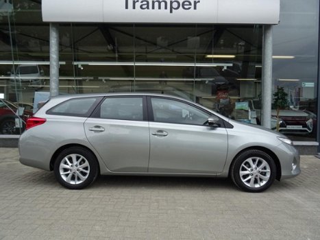 Toyota Auris Touring Sports - 1.6 Now - 1