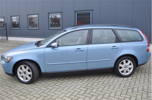 Volvo V50 - 2.5 T5 Elite Full option Panoramadak, Leder, etc. Bijtel. vriendelijk - 1