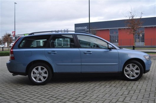 Volvo V50 - 2.5 T5 Elite Full option Panoramadak, Leder, etc. Bijtel. vriendelijk - 1