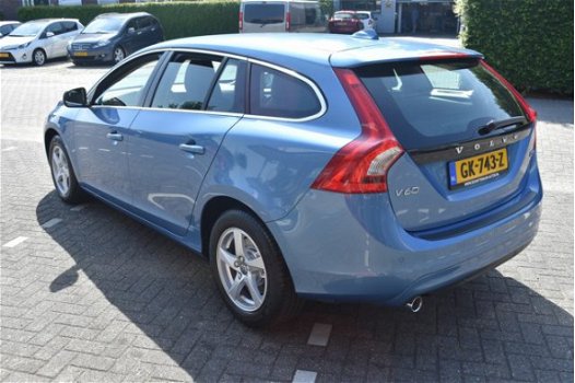 Volvo V60 - 2.0 D3 MOMENTUM BUSINESS Automaat/Navigatie/Camera - 1