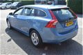 Volvo V60 - 2.0 D3 MOMENTUM BUSINESS Automaat/Navigatie/Camera - 1 - Thumbnail