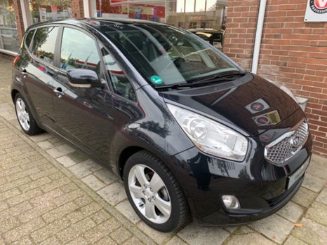 Kia Venga - 1.4 CVVT Fuse | panoramadak | navigatie | trekhaak | cruise control | inruil en financie - 1