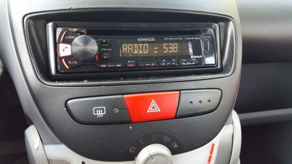 Citroën C1 - 1.0-12V Séduction 80235 met onderhoudsboeken-radio met telefoon-apk -04-2020-2x op voor - 1