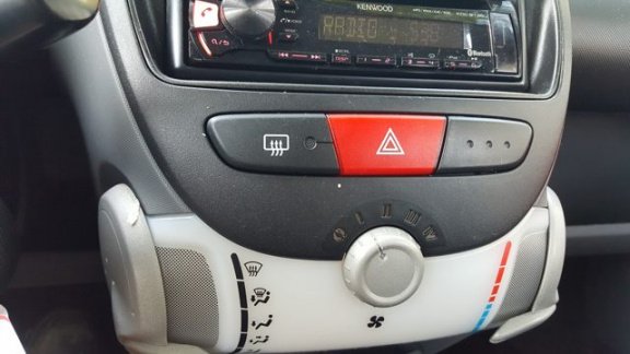 Citroën C1 - 1.0-12V Séduction 80235 met onderhoudsboeken-radio met telefoon-apk -04-2020-2x op voor - 1