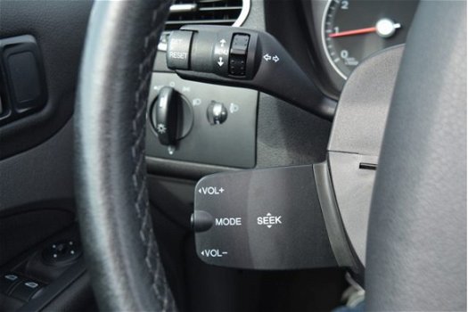 Ford Focus Coupé-Cabriolet - 2.0 Trend | Airco | PDC | LM Velgen OOK ZONDAG 19 JANUARI OPEN - 1
