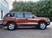 Hyundai Santa Fe - 2.7i V6 4WD Style Automaat Clima Elektr Ramen Laag KM Cruise Contr LMV Trekhaak N - 1 - Thumbnail