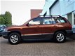 Hyundai Santa Fe - 2.7i V6 4WD Style Automaat Clima Elektr Ramen Laag KM Cruise Contr LMV Trekhaak N - 1 - Thumbnail