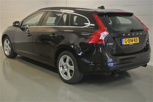 Volvo V60 - 2.0T Momentum /ECC/ Cruise/ Navi/BT/Xenon/ bj. 2011 - 1