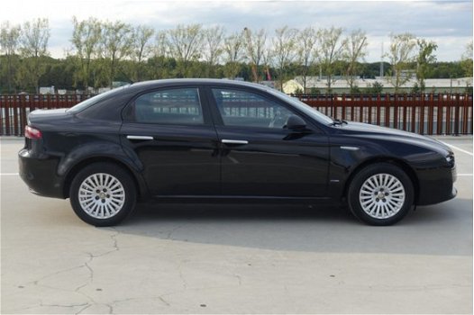 Alfa Romeo 159 - 1.8 mpi Business | Blue-tooth | Cruise & climate control | Netjes onderhouden - 1