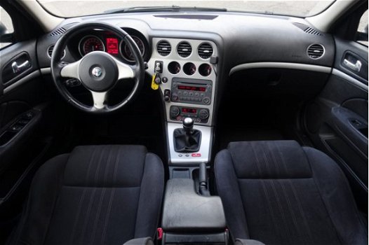 Alfa Romeo 159 - 1.8 mpi Business | Blue-tooth | Cruise & climate control | Netjes onderhouden - 1