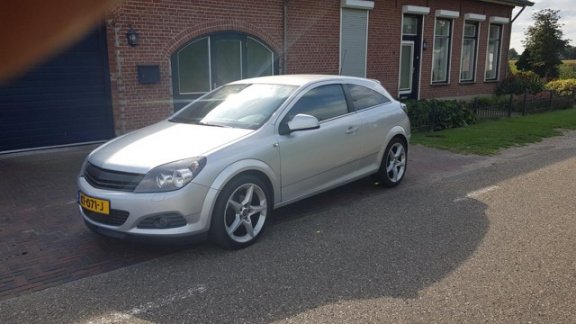 Opel Astra GTC - 1.6 111 years Edition APK 24-10-2020 NETTE AUTO - 1