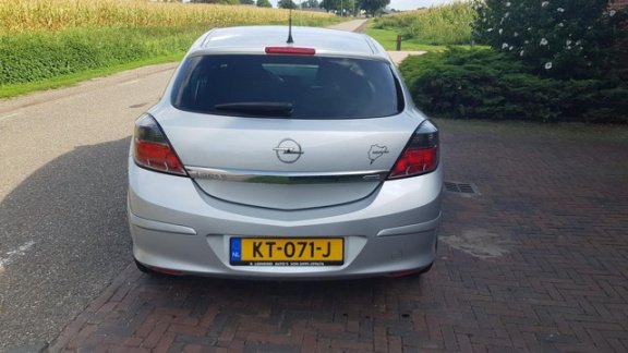 Opel Astra GTC - 1.6 111 years Edition APK 24-10-2020 NETTE AUTO - 1