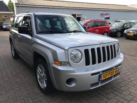 Jeep Patriot - 2.4 Sport Liberty 4x4/Airco/Nette - 1