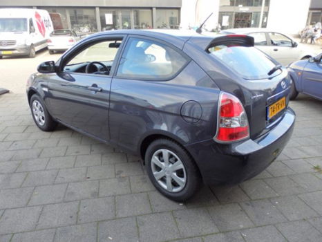 Hyundai Accent - 1.4i Dynamic - 1