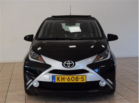 Toyota Aygo - 1.0 VVT-i x-wave Airco/Opendak/Top staat/Achteruitrij camera - 1