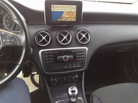 Mercedes-Benz A-klasse - 180 Edition Navigatie 4U3 Led/Xenon/leer/Rijd Super/NAP - 1