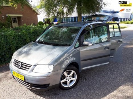 Volkswagen Touran - 1.6 Athene NAP/APK 01-06-2020/AIRCI/RIJD EN SCHAKELT PERFECT/INRUIL MOG - 1