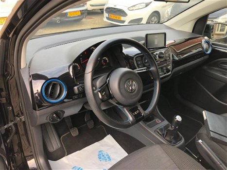 Volkswagen Up! - 1.0 groove up BlueMotion |cup | lmvelgen | 5 deurs | navi | stoelvw | | - 1