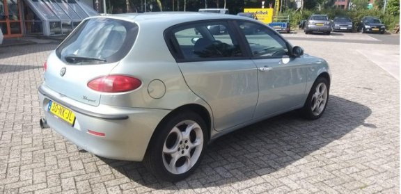 Alfa Romeo 147 - 2.0 T.Spark Distinctive Selespeed INRUIL MOGELIJK - 1