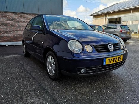 Volkswagen Polo - 1.4-16V Highline - Climate Control / Stoelverwarming / NL Auto / 125586KM - 1