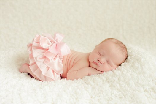 NEWBORN BABY PETTICOAT BROEKJE IN ROZE FOTOSHOOT - 1